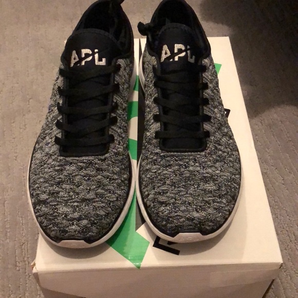 apl brand shoes
